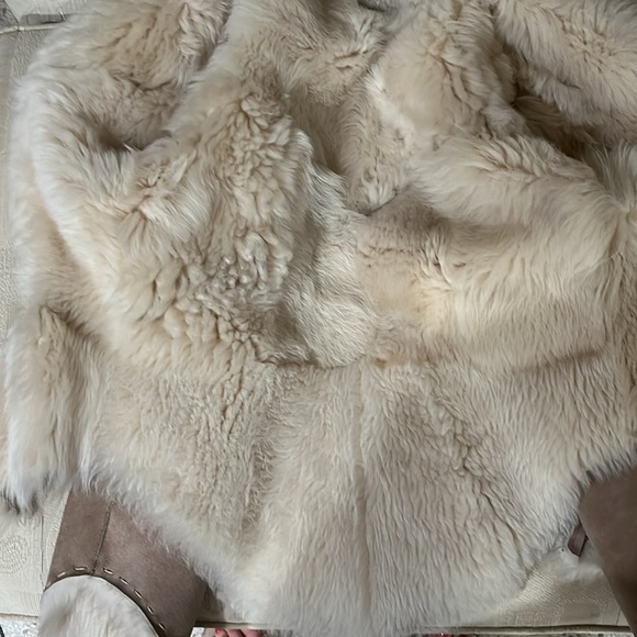 Natural Toscana Shearling Coat NWOT - Picture 5 of 11